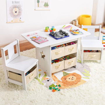 Kidnersitzgruppe aus Holz mit Kindertisch, 2 Stühlen und Schubladen —